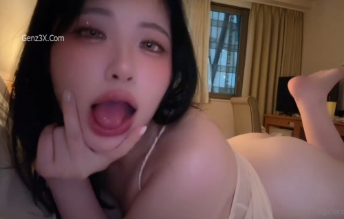 Onlyfans cocopie0218 khiêu dâm trên giường trông cực nứng